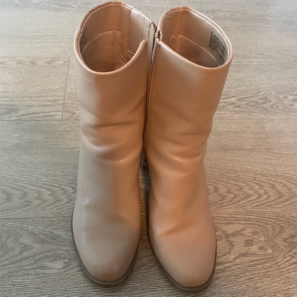 👢 Women's Janelle Dress Boots in Tan 👢 - Picture 3 of 4